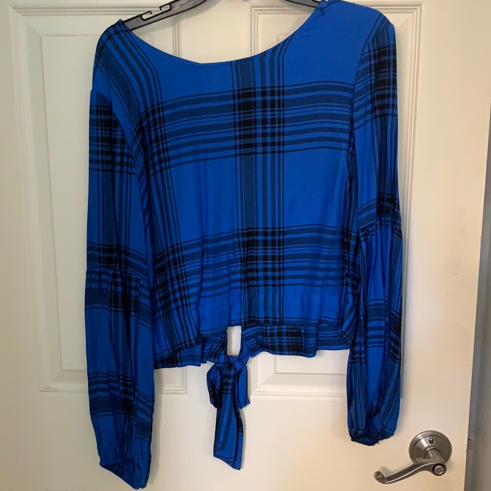 Cropped long sleeve plaid shirt